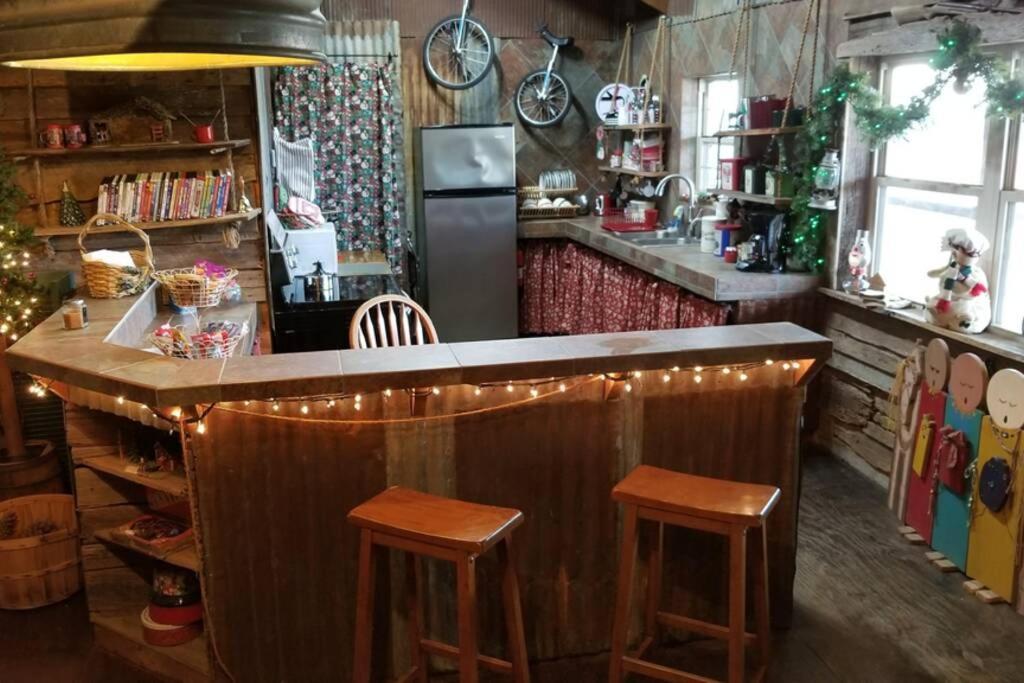 Rural Life On A Real Christmas Tree Farm! Hallmark Experience! Ozark Exterior foto