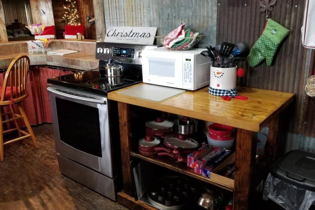 Rural Life On A Real Christmas Tree Farm! Hallmark Experience! Ozark Exterior foto
