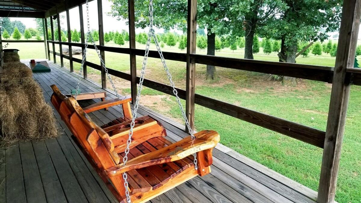 Rural Life On A Real Christmas Tree Farm! Hallmark Experience! Ozark Exterior foto